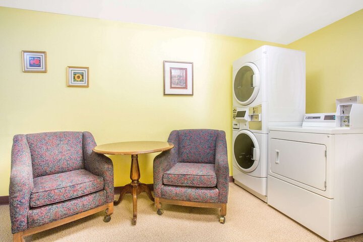 Room 7 of 16