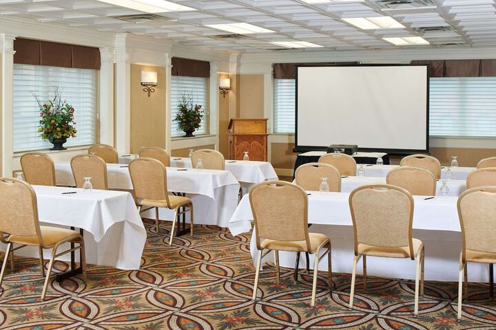 Hotel Alex Johnson Rapid City Curio Collection by Hilton