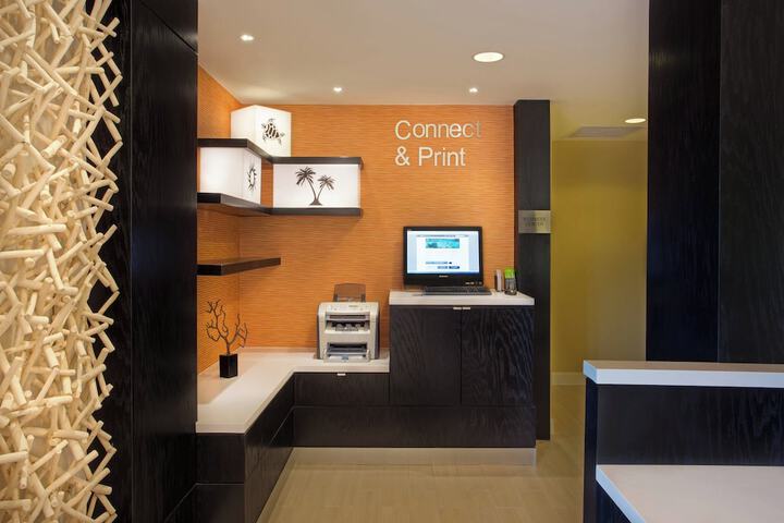Business Center 19 of 19