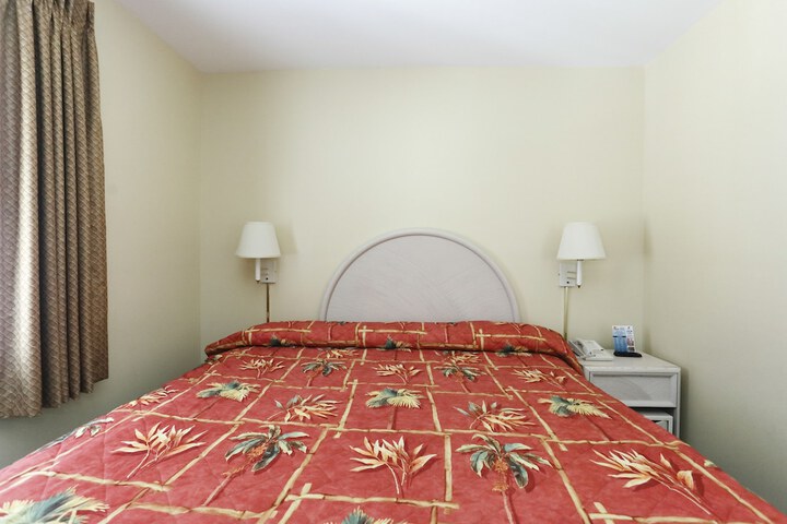 Room 27 of 71