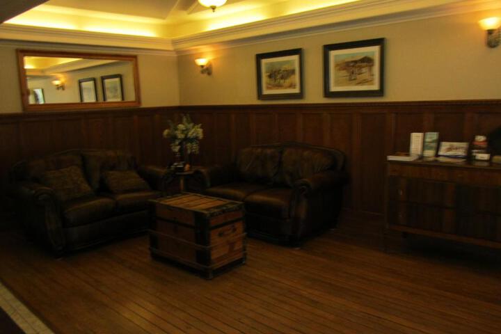 Reynolds Hotel