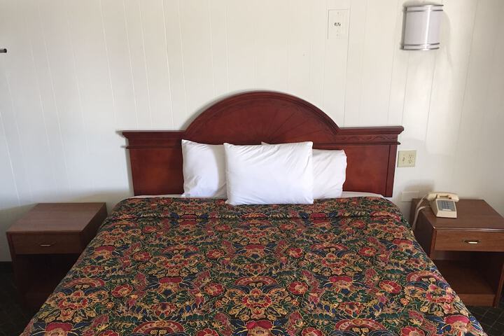 Room 20 of 33