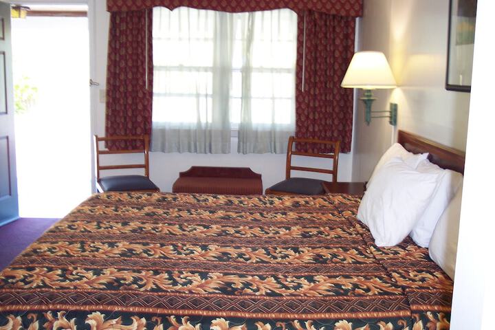 Room 3 of 18