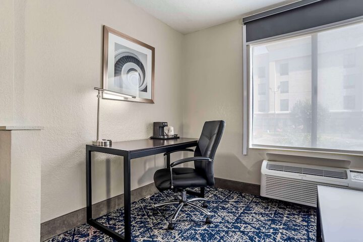 Room 17 of 30
