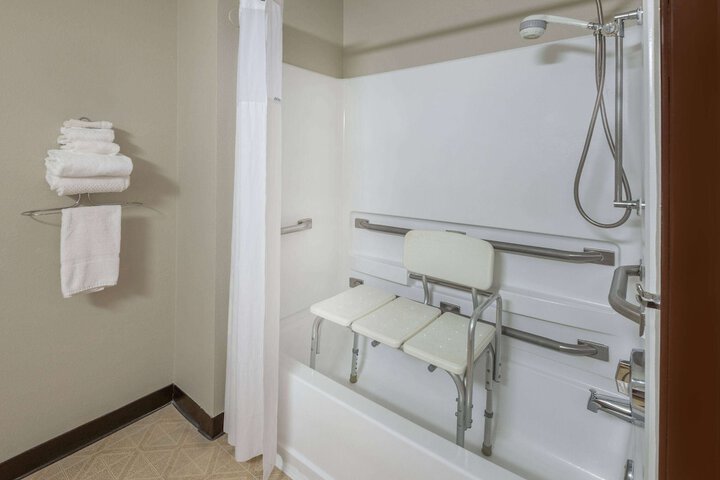 Room 43 of 46