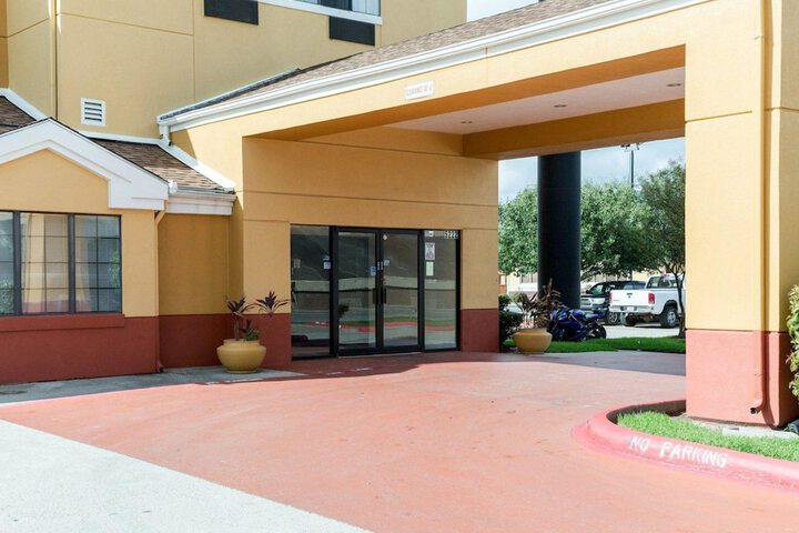 Hotel 4 of 59