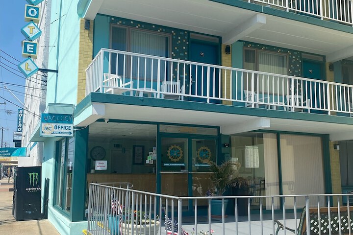 Royal Canadian Motel