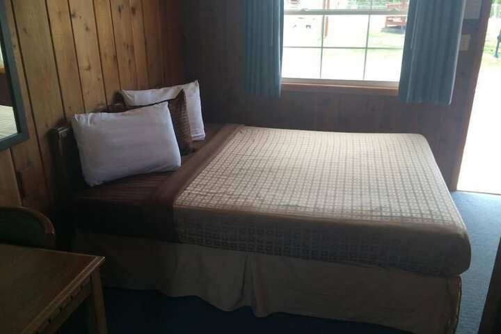 Room 12 of 19
