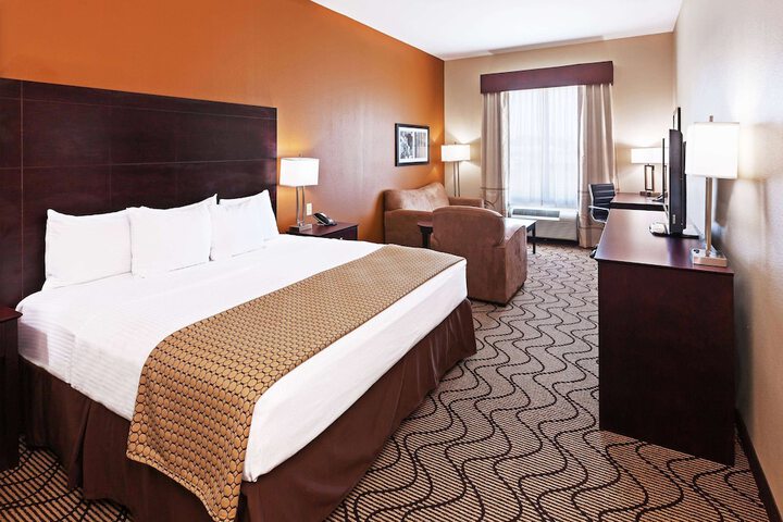 La Quinta Inn & Suites by Wyndham Marshall