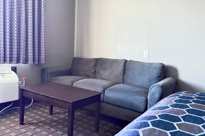 Room 27 of 39