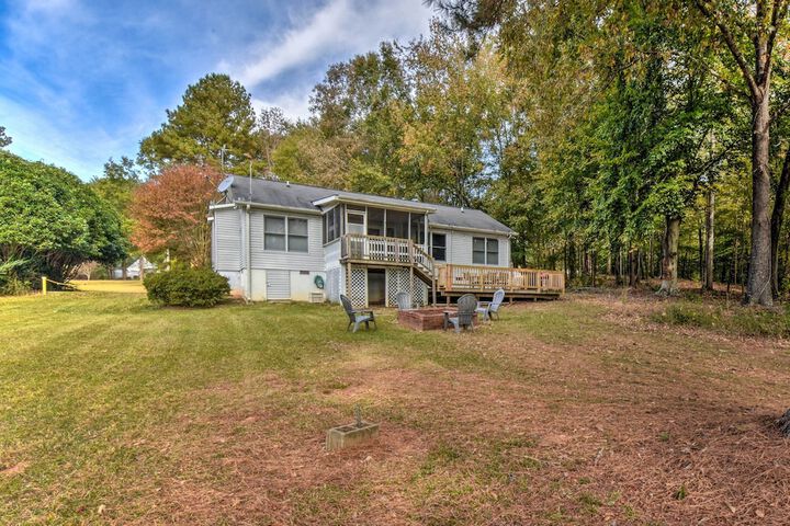 Lakefront Westminster Retreat w / Boat Dock!