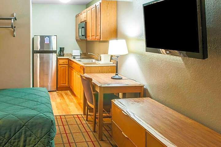 Rodeway Inn East
