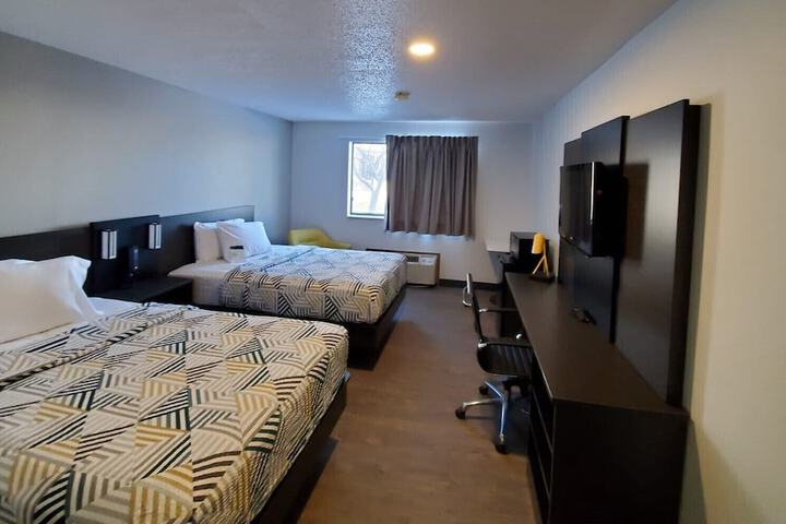 Motel 6 Kewanee IL