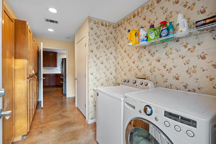 Pet-friendly Marble Falls Home w / Hot Tub!
