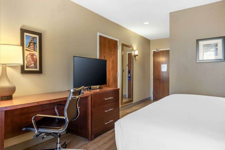 Room 12 of 38