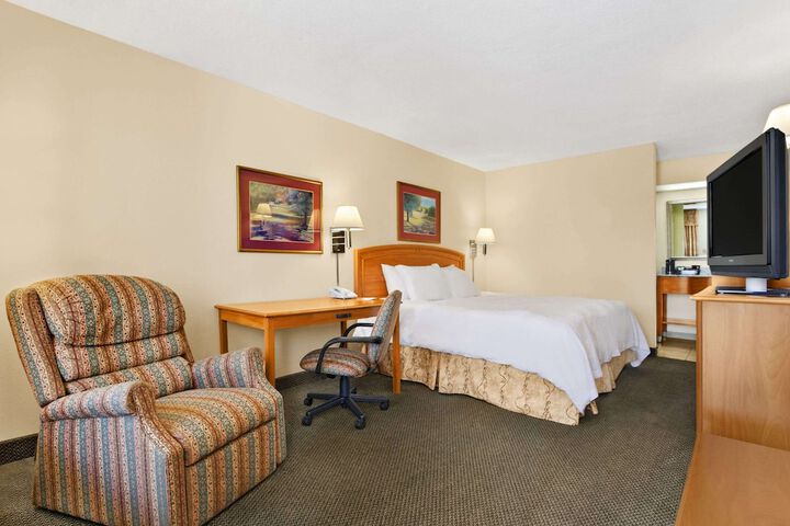 Room 54 of 81