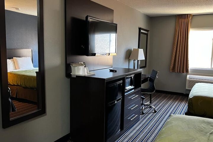 Room 7 of 14