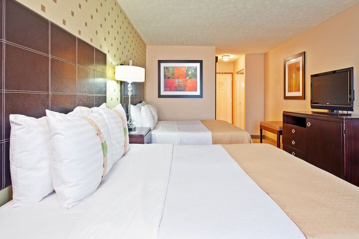 Room 11 of 30