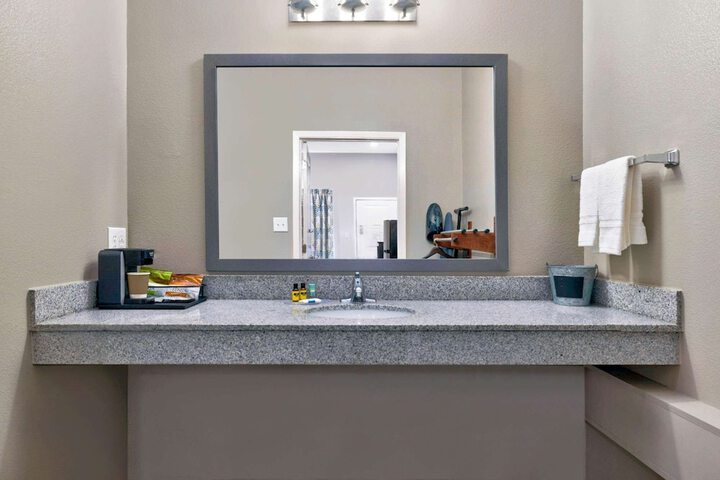 Room 15 of 26