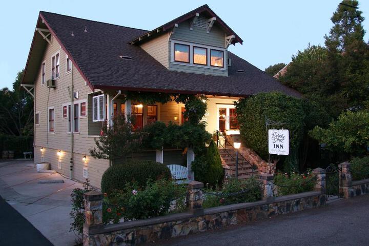 Eureka Street Inn