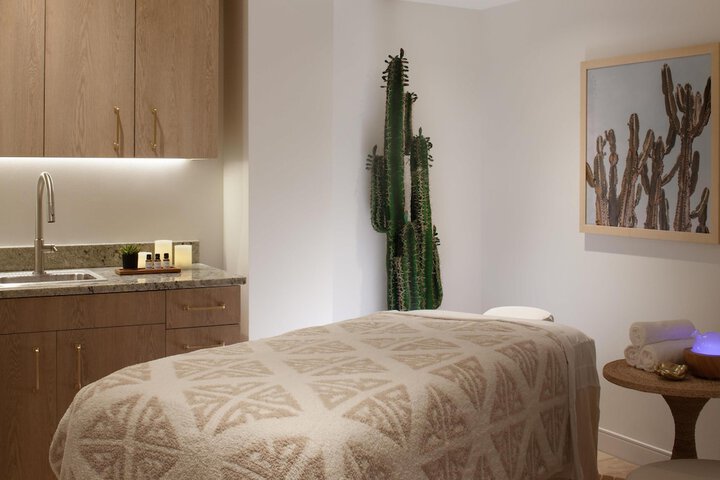 The Scottsdale Resort and Spa Curio Collection by Hilton