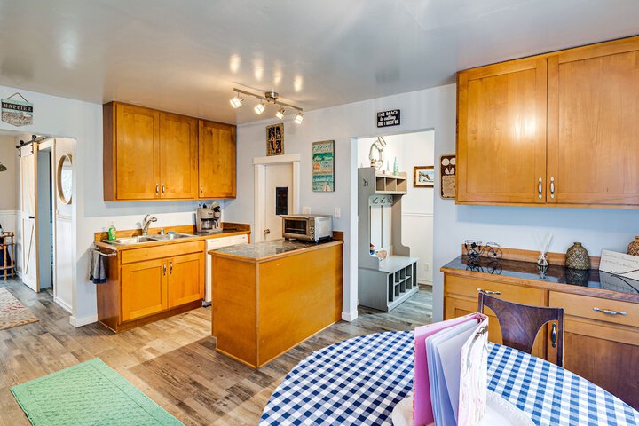 blackberry Cottage w / Yard Near Westport & Beach