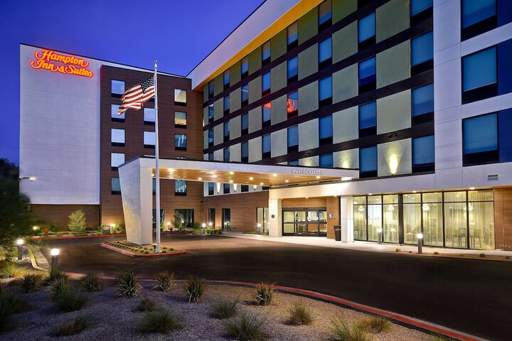 Hotel 2 of 32