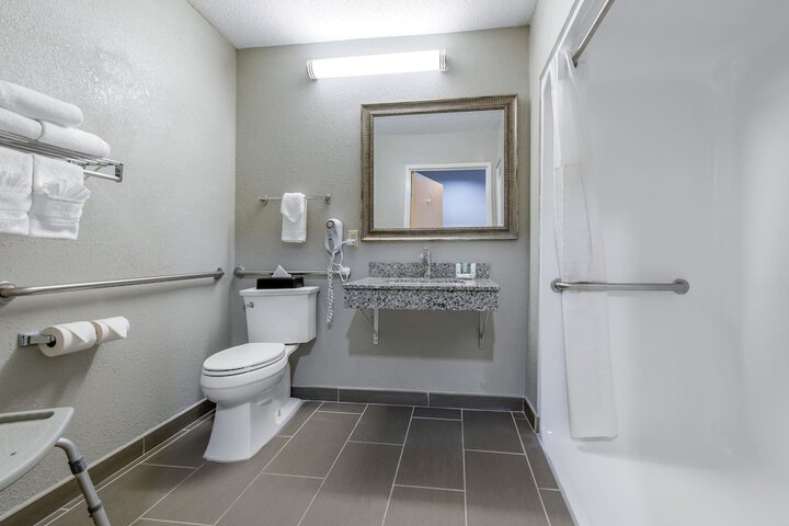 Quality Inn & Suites Brownsburg - Indianapolis West