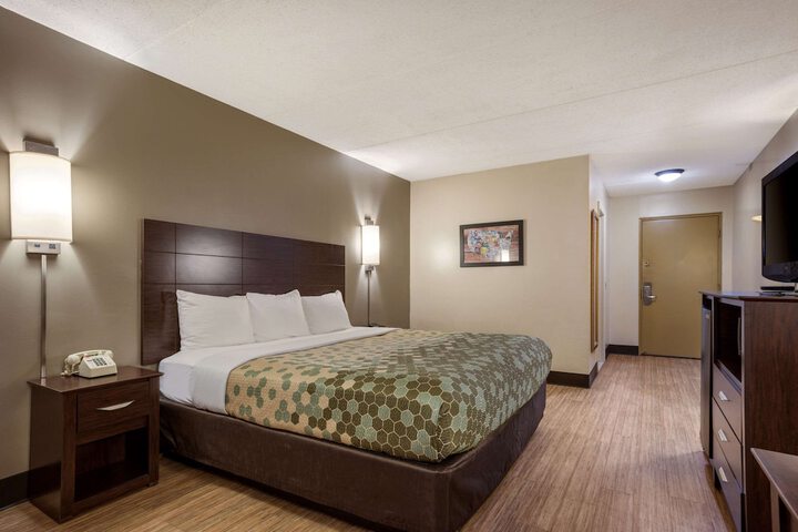 Room 16 of 48