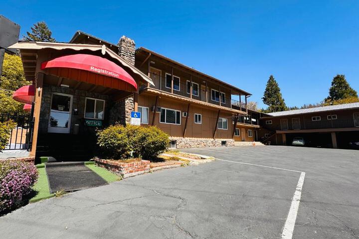 The Cottage Inn at Mount Shasta