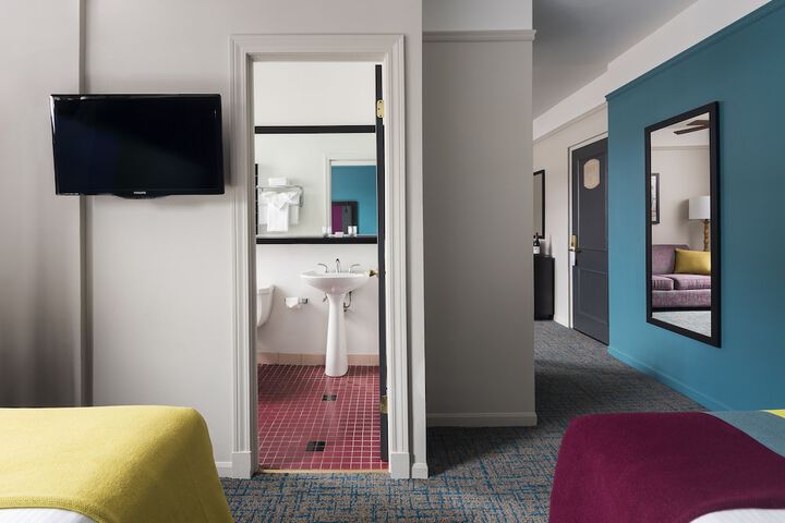 Room 25 of 31
