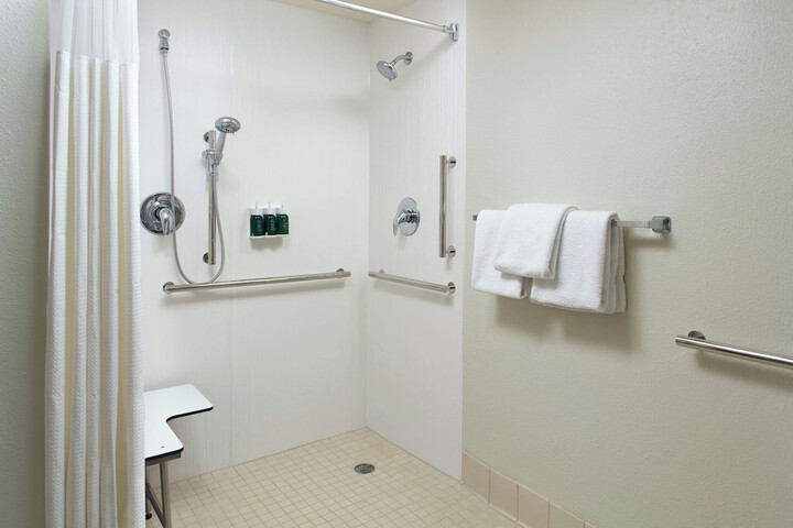 Room 13 of 21