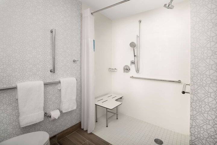 Room 8 of 44