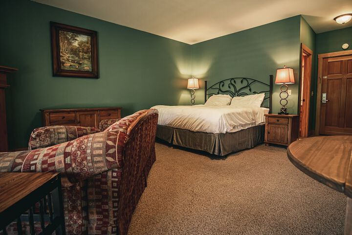 Room 48 of 136