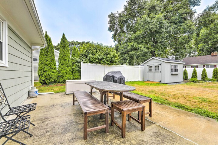 Charming Old Saybrook Cottage 1 Mi to Beach