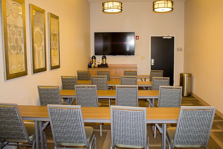 Business Center 66 of 69