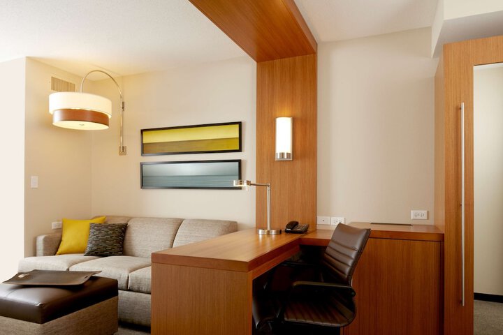 Hyatt Place Marlborough / Apex Center