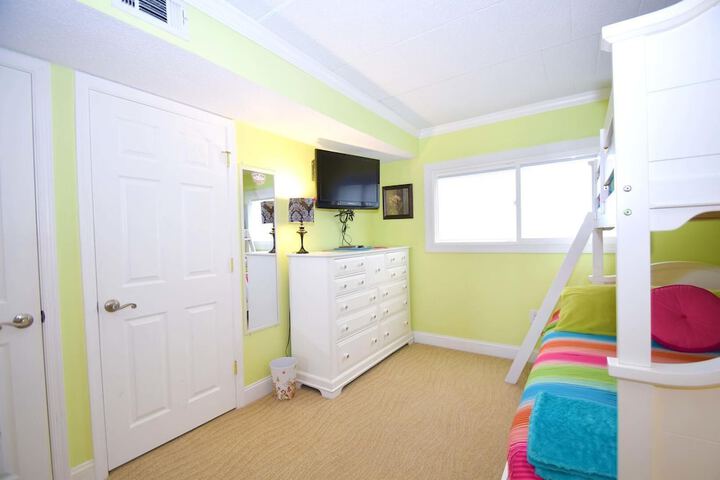 Room 8 of 15
