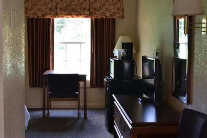 Room 28 of 37