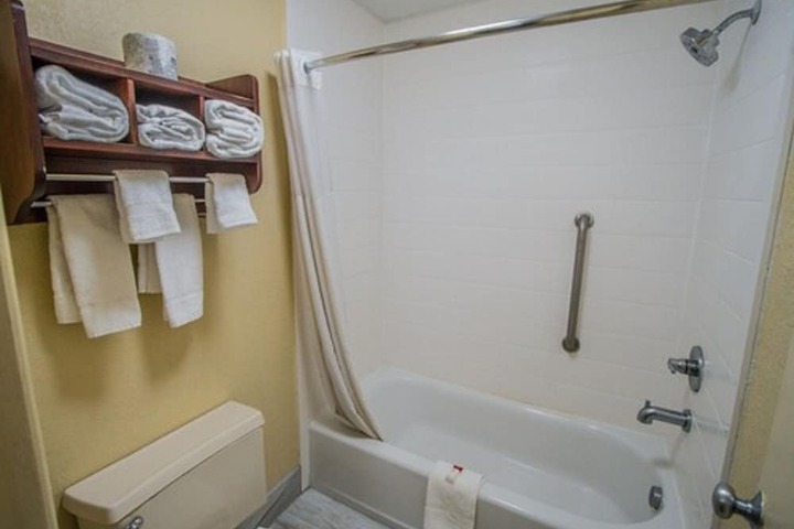 Room 15 of 37