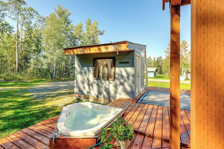 Delta Junction Retreat w / Northern Lights Cabin!
