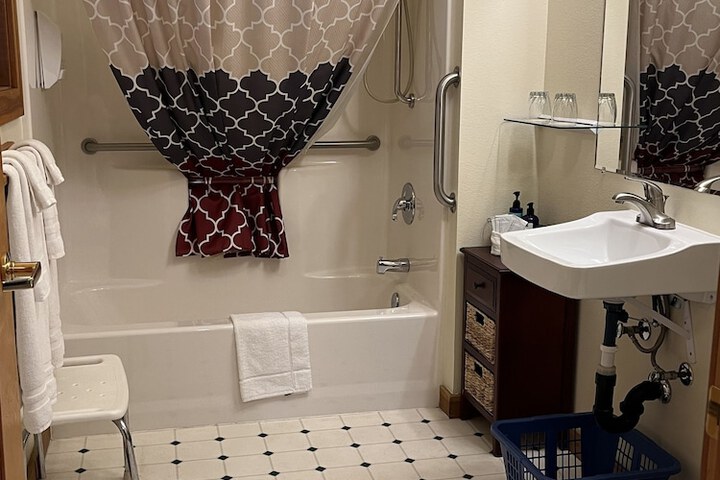 Room 117 of 210