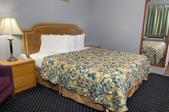 Room 9 of 24