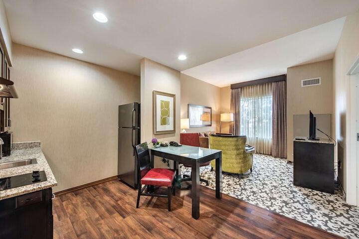 Homewood Suites by Hilton Oxnard / Camarillo