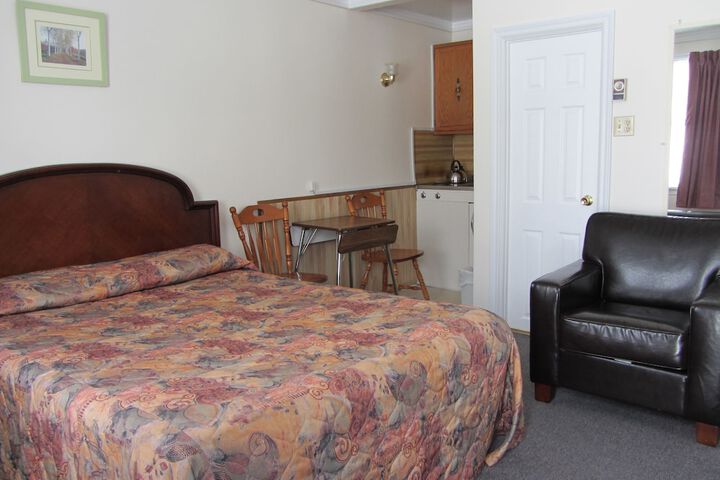 Room 15 of 33