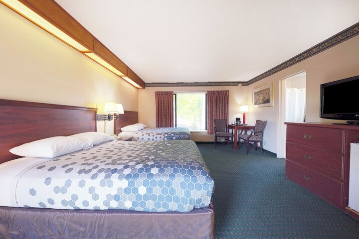 Room 8 of 40