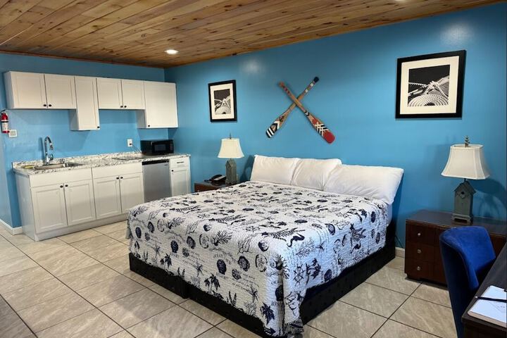 Room 72 of 105