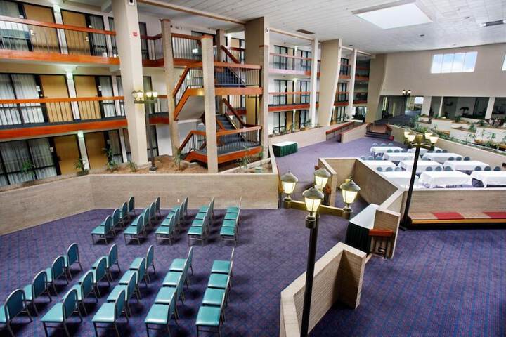 Salina Ambassador Hotel and Conference Center