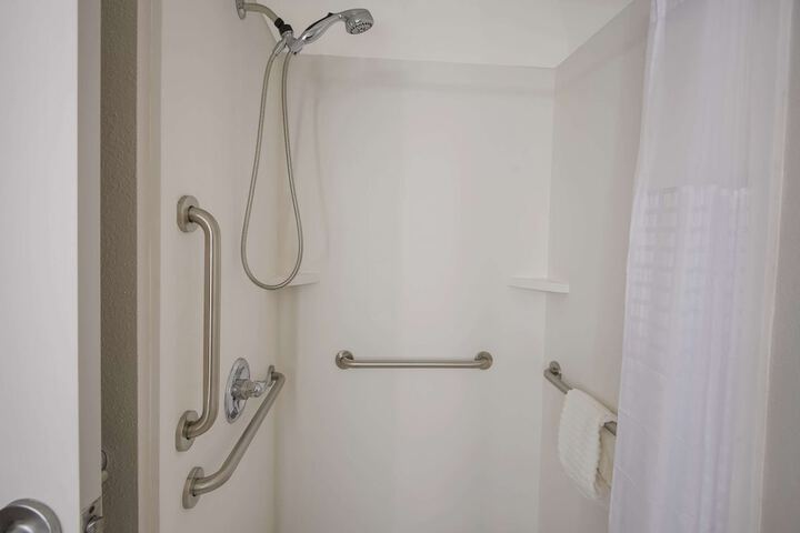 Room 34 of 48