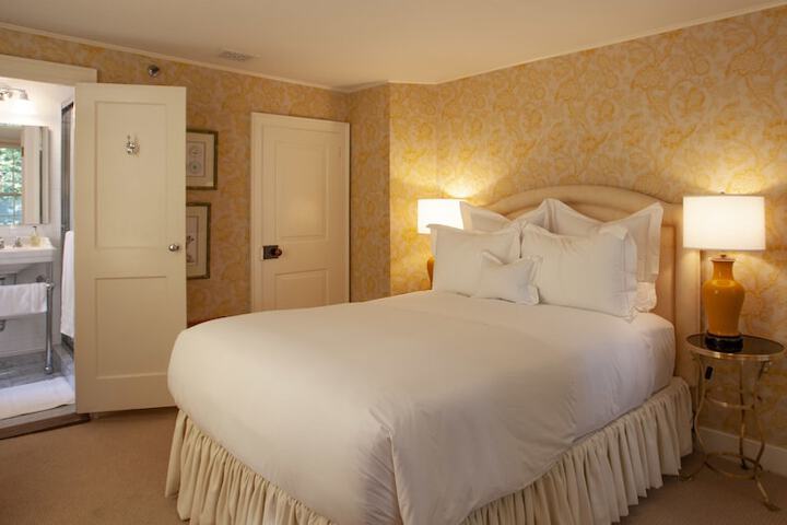 Room 15 of 42
